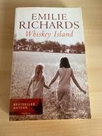 Whiskey Island - Emilie Richards, Ophalen of Verzenden, Zo goed als nieuw, Nederland