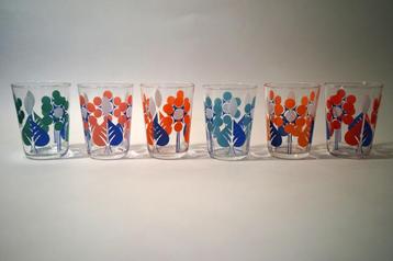set vintage glazen kleurrijk patroon bloem blad bol rood wit beschikbaar voor biedingen