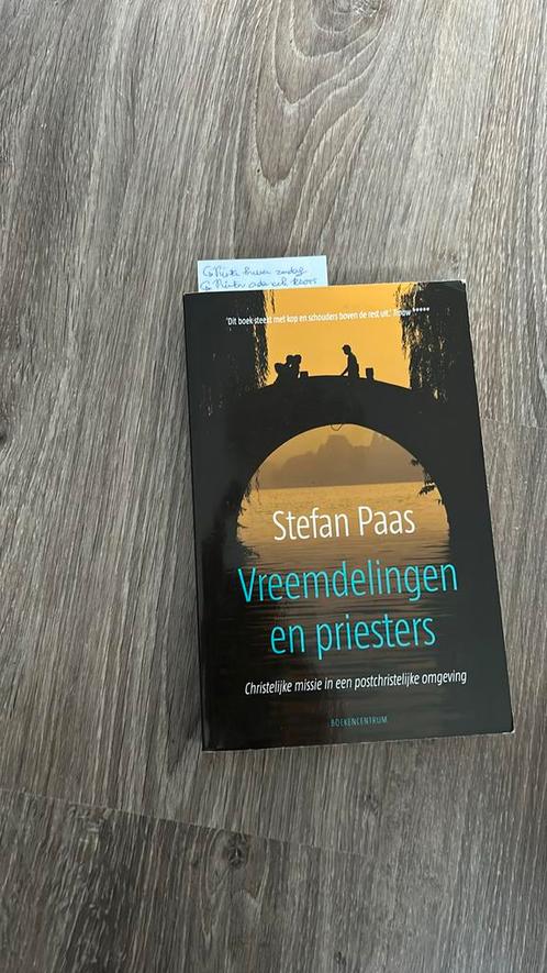 Stefan Paas - Vreemdelingen en priesters, Boeken, Godsdienst en Theologie, Zo goed als nieuw, Ophalen of Verzenden