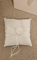 Trouwring kussentje met doosje en tasje., Kleding | Dames, Trouwkleding en Trouwaccessoires, Ophalen of Verzenden, Zo goed als nieuw