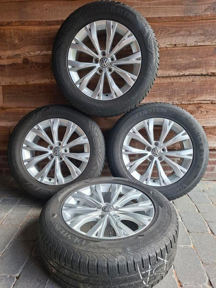 Originele VW Tiguan 'Montana' set met all season 215/65r17, Auto-onderdelen, Banden en Velgen, Banden en Velgen, All Season, 17 inch