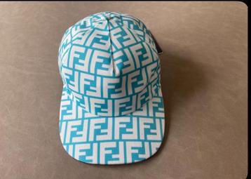 Fendi pet blauw beschikbaar voor biedingen
