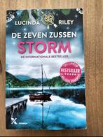 Storm ( de zeven zussen ), Boeken, Romans, Ophalen of Verzenden, Zo goed als nieuw, Nederland