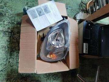 Nieuwe koplamp re, uitlaat, etc Toyota Yaris 1.3 tot 2007 beschikbaar voor biedingen