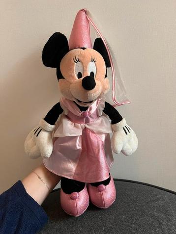 Diverse Disney Resort Paris knuffels.  beschikbaar voor biedingen