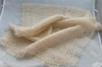 **Handmade Wool Lace Shawl in Cream White**, Ophalen of Verzenden, Nieuw, Sjaal