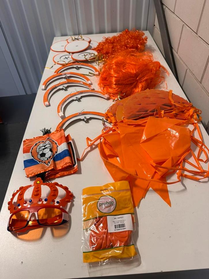 Nieuw Oranje feestpakket, divers, Hobby en Vrije tijd, Feestartikelen, Zo goed als nieuw, Oranje of Koningsdag, Ophalen of Verzenden
