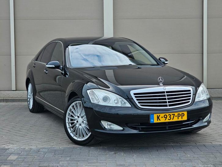 Mercedes-Benz S-Klasse 5.5 S500 AUT7 2006 Zwart Youngtimer, Auto's, Mercedes-Benz, Bedrijf, S-Klasse, ABS, Adaptieve lichten, Airbags