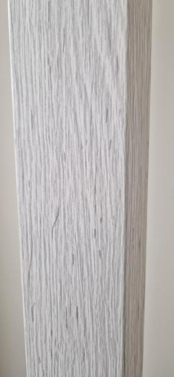 Grey and white texture Plint  beschikbaar voor biedingen