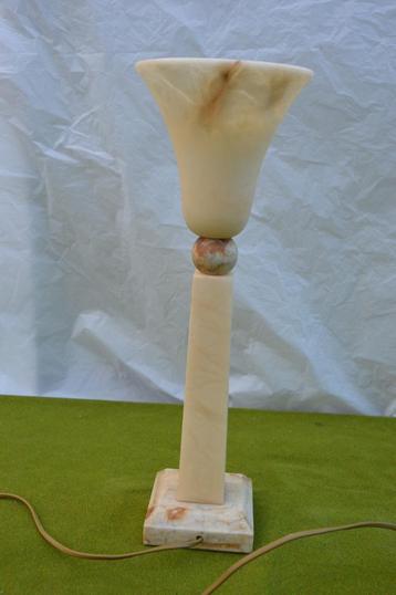 Marmeren tulp model tafellamp van het merk VanDerBolt Origin beschikbaar voor biedingen