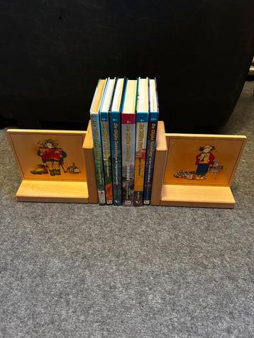 Boekensteun beschikbaar voor biedingen