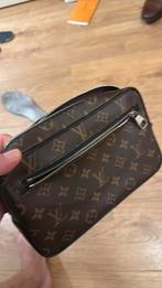 Louis Vuitton heren clutch tas. Weinig gebruikt bon aanwezig, Ophalen, Zo goed als nieuw, Zwart