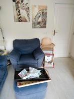 Fijne blauwe suède-achtige sofa en poef/tafel, Eenpersoons, 75 tot 100 cm, Ophalen of Verzenden, Zo goed als nieuw