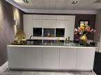 Showroom keuken voor maar €19.500,-, Huis en Inrichting, Keuken | Complete keukens, Ophalen, Overige materialen, Wit, Overige typen
