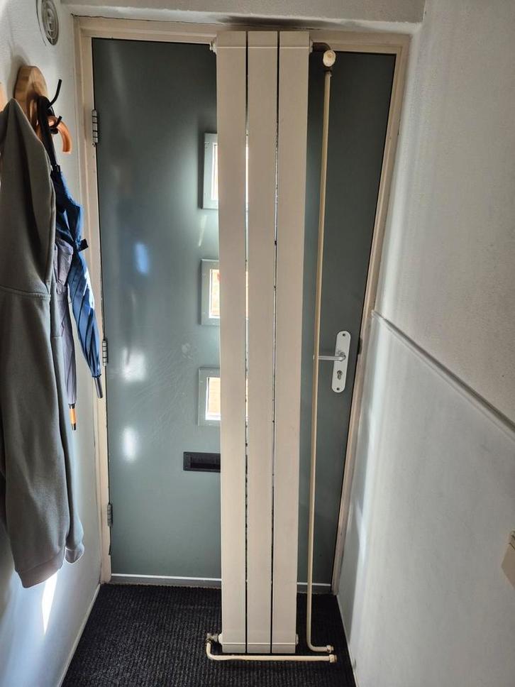 Radiator 205x26,5 (gebruikt), Doe-het-zelf en Verbouw, Verwarming en Radiatoren, Gebruikt, Radiator, 80 cm of meer, Minder dan 60 cm