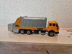 Siku (1:55) MB vuilnis kraak pers wagen, Hobby en Vrije tijd, Modelauto's | Overige schalen, Ophalen of Verzenden, Zo goed als nieuw