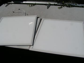 led panelen 60 x60 cm veel licht voor weinig beschikbaar voor biedingen