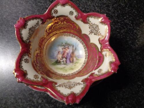 porseleine bonbon schaal gemerkt in limoges kleuren, Antiek en Kunst, Antiek | Porselein, Ophalen of Verzenden