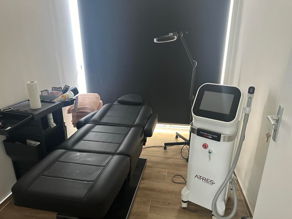 Diode ice laser met stoel - bijna nieuw!
