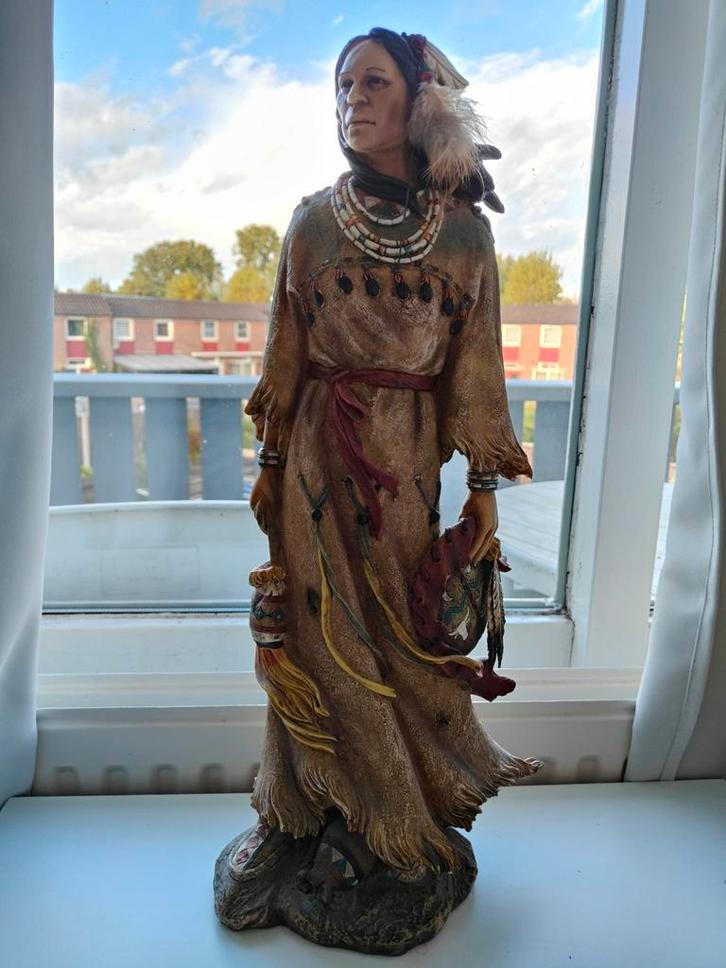 Beeld van een mooie Indiaanse vrouw ., Verzamelen, Beelden en Beeldjes, Gebruikt, Mens, Ophalen