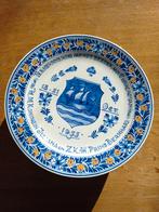 Delfts blauw bord bezoek koningin Juliana aan Curacao (1955), Verzamelen, Koninklijk Huis en Royalty, Ophalen of Verzenden, Zo goed als nieuw