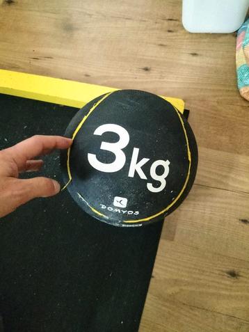 Fitness bal 3kg  beschikbaar voor biedingen
