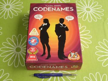 Codenames - Top secret Party game beschikbaar voor biedingen