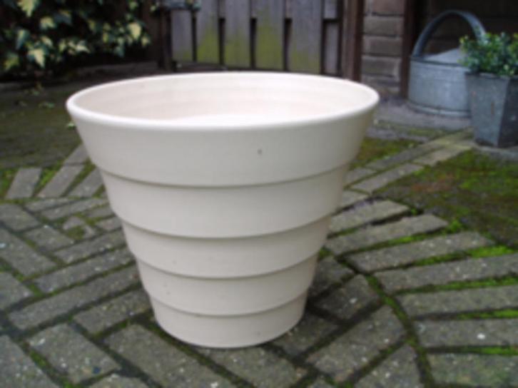 5 mooie lichtkleurige bloempotten, Tuin en Terras, Bloempotten, Zo goed als nieuw, Aardewerk, Binnen, Balkon, Tuin, Minder dan 40 cm