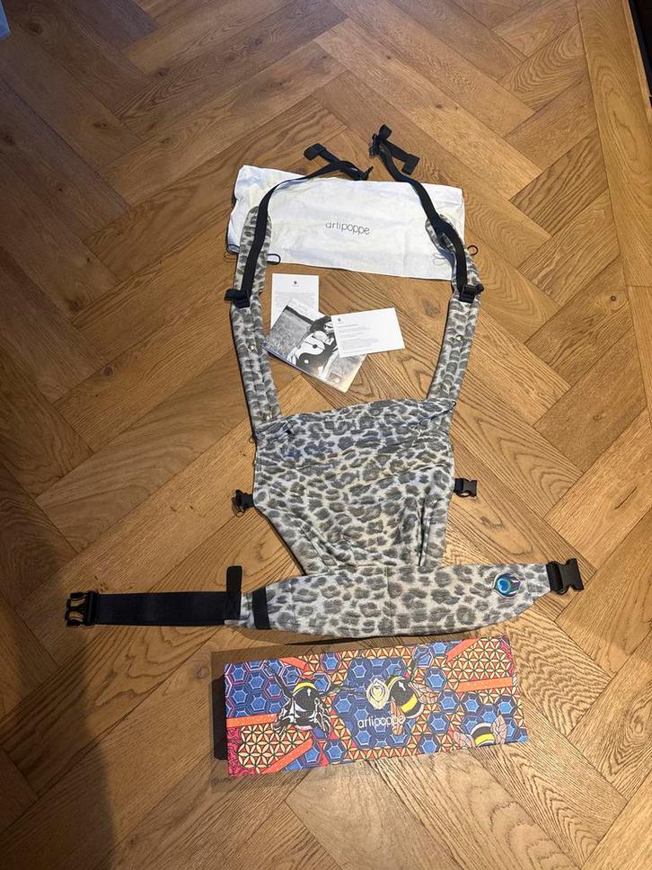 Artipoppe Draagzak - Zo Goed Als Nieuw!, Kinderen en Baby's, Babydragers en Draagdoeken, Zo goed als nieuw, Draagzak, Buik, Rug of Zij