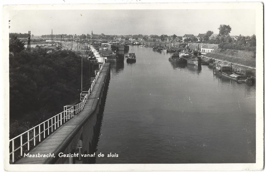 Maasbracht, Gezicht vanaf de sluis, Verzenden, 1940 tot 1960, Gelopen, Limburg