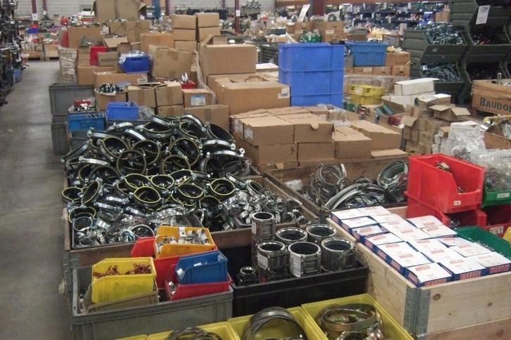 SLANGENKLEMMEN UITZOEKEN PER KILO, Tuin en Terras, Hand-tuingereedschap, Nieuw, Ophalen