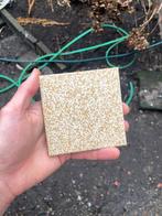 480 Wickelmans Jaune 502, 10x10cm, gele spetter., Doe-het-zelf en Verbouw, Tegels, Ophalen, Keramiek, Nieuw, Minder dan 20 cm