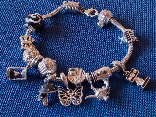 Zilveren armband met 14 bedels (19 cm.), Sieraden, Tassen en Uiterlijk, Armbanden, Ophalen of Verzenden