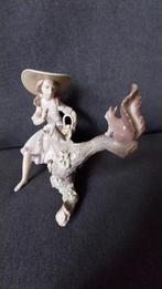 Lladró Springtime Friends #6140 - Meisje met Eekhoorns, Ophalen of Verzenden