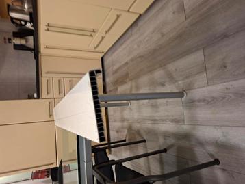Nieuwe  kunststof vensterbanken en overzet vensterbanken i beschikbaar voor biedingen