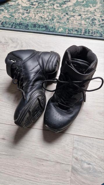 Capezio danssneakers maat 42 beschikbaar voor biedingen