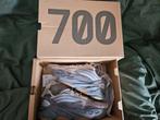 Yeezy 700 maat 40, Kleding | Heren, Schoenen, Overige kleuren, Ophalen of Verzenden, Yeezy, Sneakers of Gympen
