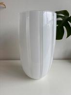 Witte Transparant Gestreepte Vaas - Mogelijk Morano Glas, Gebruikt, Wit, Ophalen of Verzenden, Glas