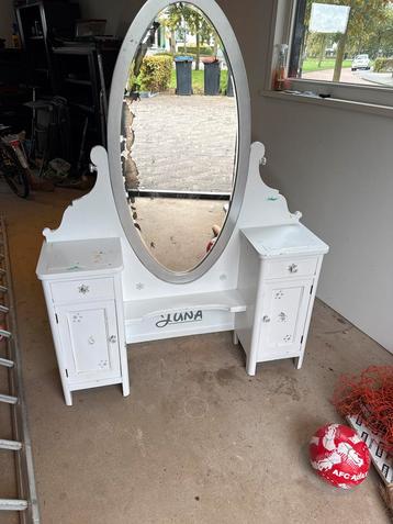 Make-up Tafel met Spiegel beschikbaar voor biedingen