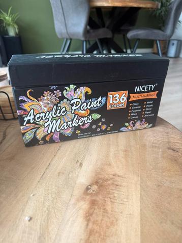 NICETY acrylic paint markers 136 stuks beschikbaar voor biedingen