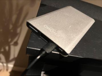 Mooie platte Knomo 5000 mAh Accu om Telefoon op te laden beschikbaar voor biedingen