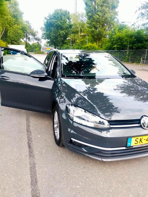 Volkswagen Golf 1.0 TSI 110pk 5D 2018 Grijs 88k km!, Auto's, Volkswagen, Particulier, Golf, Benzine, B, Hatchback, Handgeschakeld