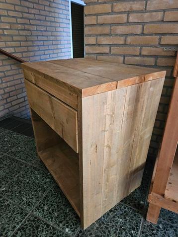 Steigerhouten kastje met 1 grote lade  beschikbaar voor biedingen