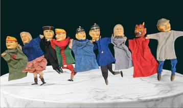 Antieke handpoppen  beschikbaar voor biedingen