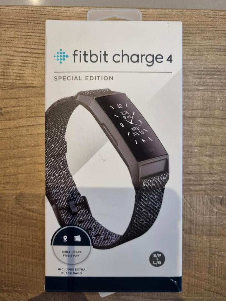 Fitbit charge 4, Sieraden, Tassen en Uiterlijk, Activity trackers, Zo goed als nieuw, Android, Grijs, Ophalen