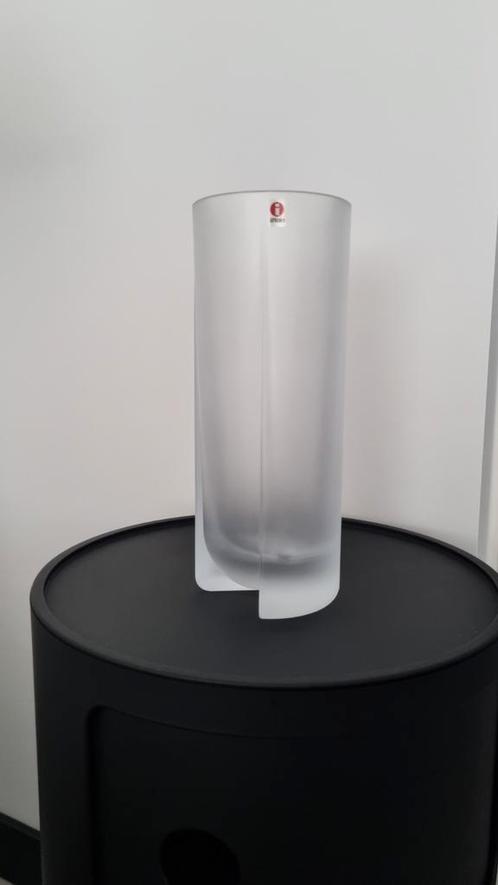 Iittala Kuru Philippe Malouin Maijakko Vaas - Frosted Clear, Huis en Inrichting, Woonaccessoires | Vazen, Zo goed als nieuw, Wit