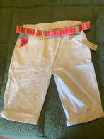 Witte korte broek met roze riem L nieuw, Kleding | Dames, Broeken en Pantalons, Ophalen of Verzenden, Nieuw, Roze, Kort