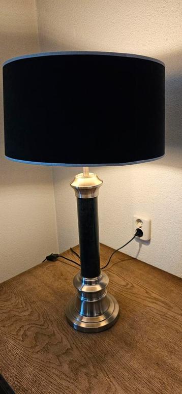 Mooie bureaulamp met zwarte kap beschikbaar voor biedingen