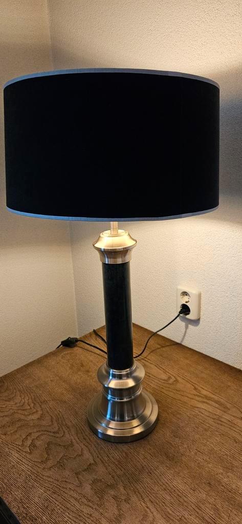 Mooie bureaulamp met zwarte kap, Huis en Inrichting, Lampen | Tafellampen, Zo goed als nieuw, 50 tot 75 cm, Metaal, Stof, Ophalen