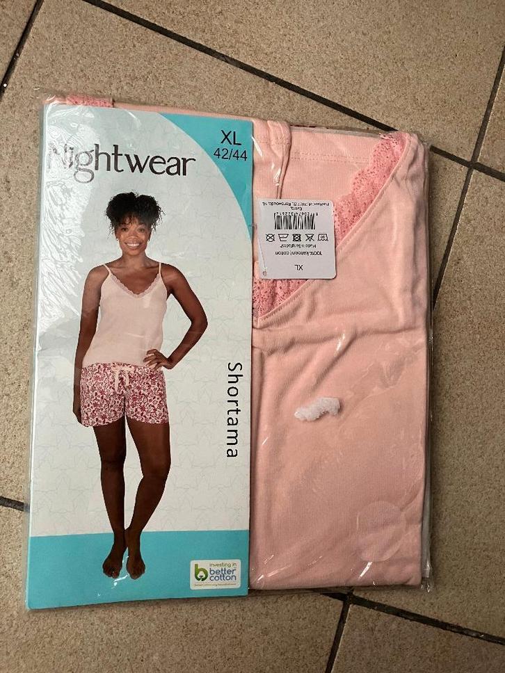 Nieuwe roze kleurige shortama - Maat XL ( 42 / 44 ), Kleding | Dames, Pyjama's, Nieuw, Maat 42/44 (L), Ophalen of Verzenden